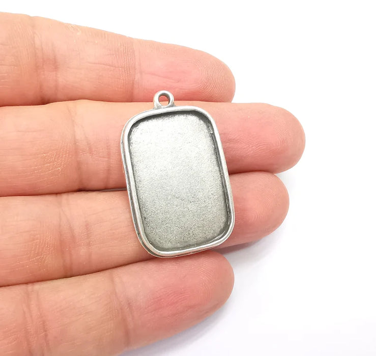 Silver Rectangle Blank, Resin Kit, Charm Frame, Pendant Bezel, Earring Base, Cabochon inlay Mountings, Antique Silver Plated 30x20mm G35657