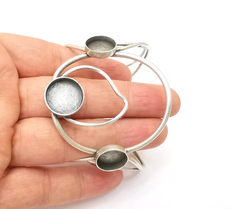 Wire Circle Bracelet, Large Cuff, Bangle Bezel, Resin Blank, Wristband Cabochon Base, Adjustable Antique Silver Brass 16mm and 14mm G36185