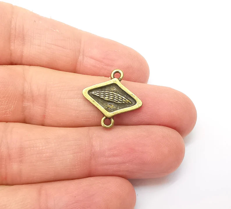 5 Bronze Connector Charms, Boho Charm, Rustic Charm, Earring Charm, Bronze Pendant, Necklace Parts, Antique Bronze Plated 19x19mm G35685