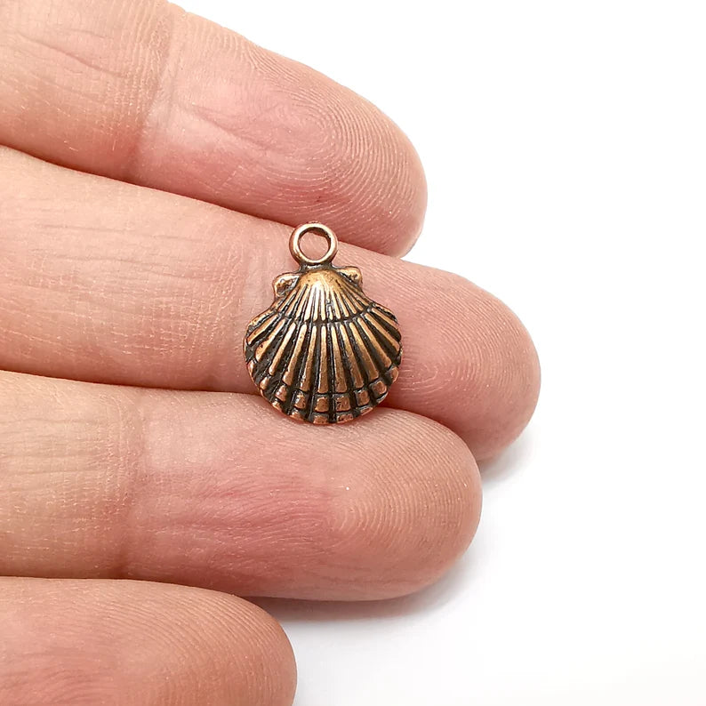 5 Scallop Charms, Sea Shell, Small Charms, Earring Charms, Copper Pendant, Necklace Pendant, Antique Copper Plated Metal 18x14mm G35539