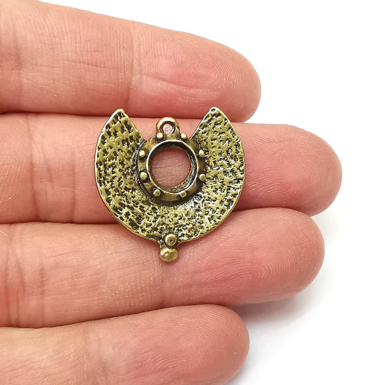 2 Bronze Charms, Round Charms, Ethnic Earring Charms, Bronze Rustic Pendant, Necklace Parts, Antique Bronze Plated 26x26mm G35540