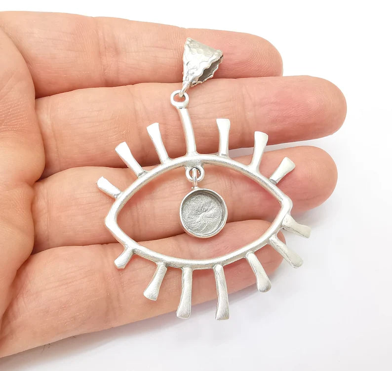 Eye Pendant Blank, Cabochon Bezel, Locket Pendant Base, inlay Mountings, Resin Necklace, Antique Silver Plated Brass (10mm blank) G35545