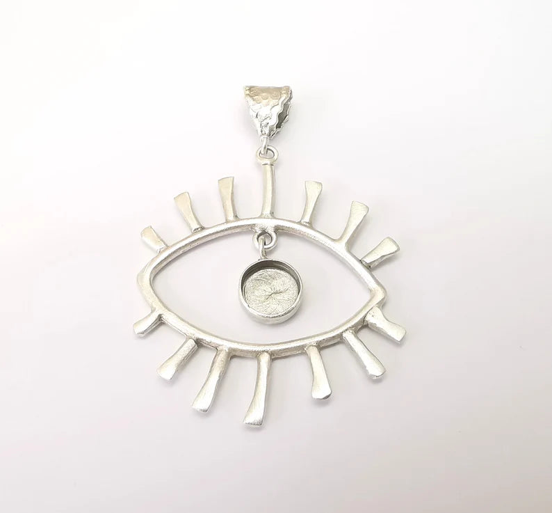 Eye Pendant Blank, Cabochon Bezel, Locket Pendant Base, inlay Mountings, Resin Necklace, Antique Silver Plated Brass (10mm blank) G35545