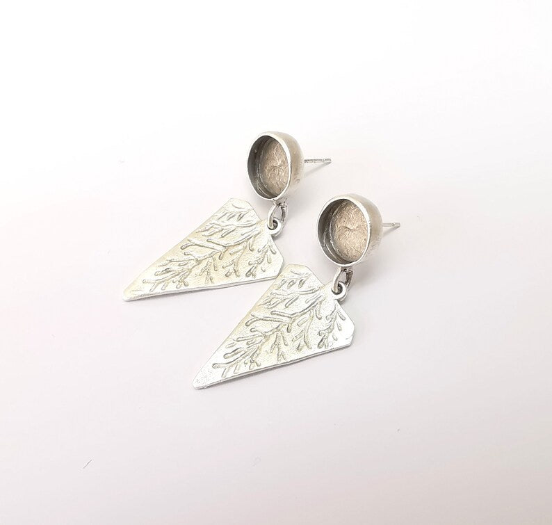 Triangle Leaf Earring Base, Earring Blank, Ear Setting Bezel, Resin Blank, Cabochon Mounting, Antique Silver Plated Brass 10mm blank G35548