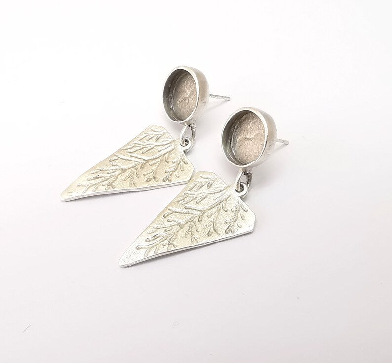 Triangle Leaf Earring Base, Earring Blank, Ear Setting Bezel, Resin Blank, Cabochon Mounting, Antique Silver Plated Brass 10mm blank G35548