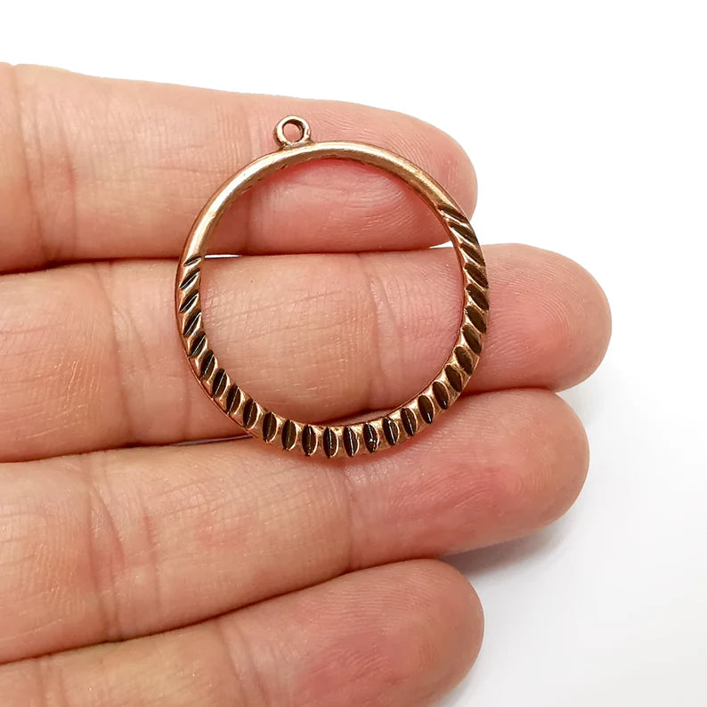 2 Copper Ribbed Hoop Charms , Round Charms , Boho Charm, Earring Charm, Copper Charms , Necklace Parts, Antique Copper Plated 36x33mm G35557