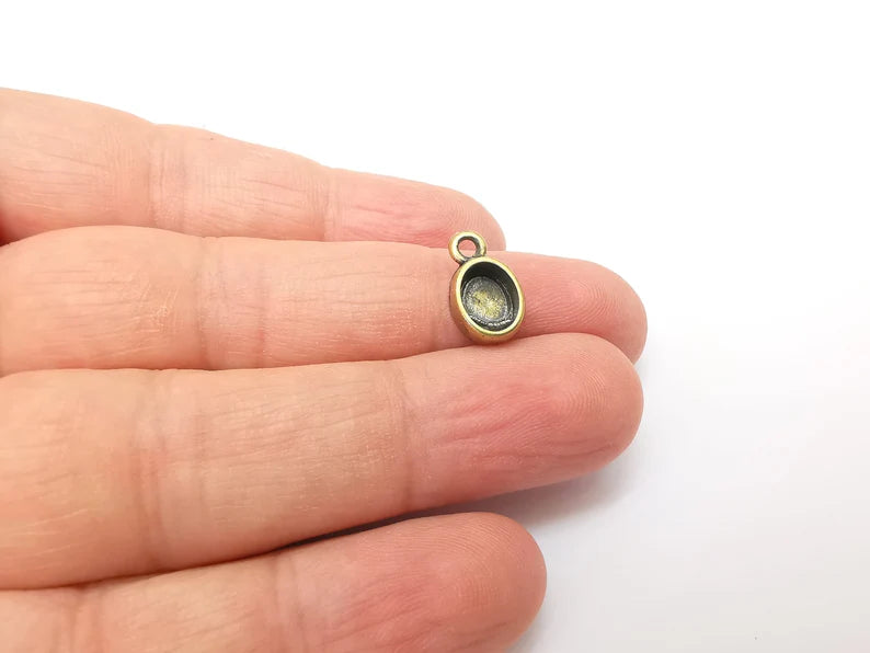 5 Oval Pendant Blanks, Resin Bezel Bases, Mosaic Mountings, Dry flower Frame, Polymer Clay base, Antique Bronze Plated (8x6mm) G36072