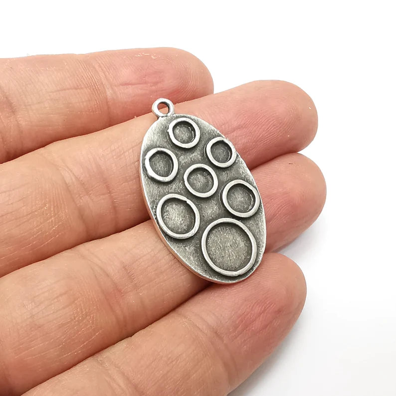 Silver Oval Dangle Charms Blank, Earring Charms Base, Cabochon Bezel, inlay Mounting, Resin Necklace, Antique Silver Plated 37x22mm G35715