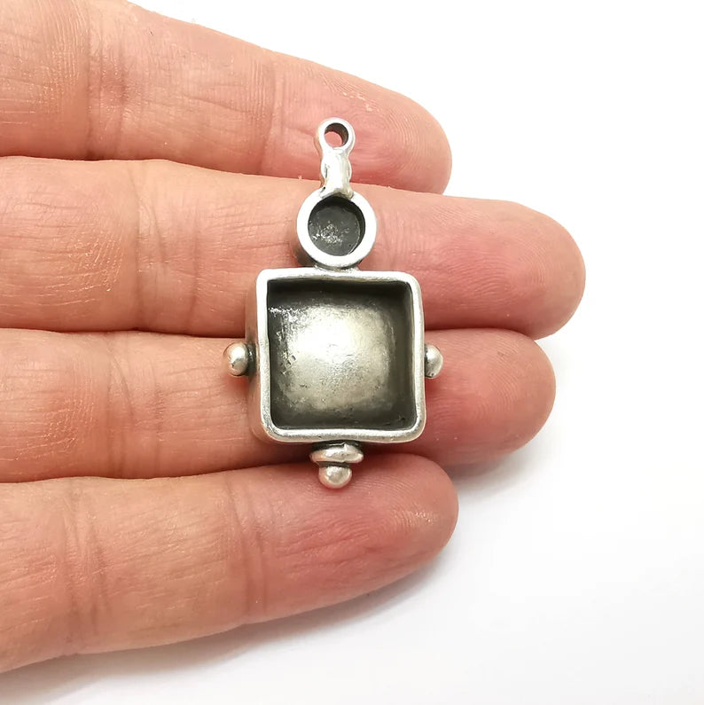 Silver Dangle Charms Blank, Earring Charms Base, Cabochon Bezel, inlay Mounting, Resin Necklace, Antique Silver Plated 41x25mm G35717