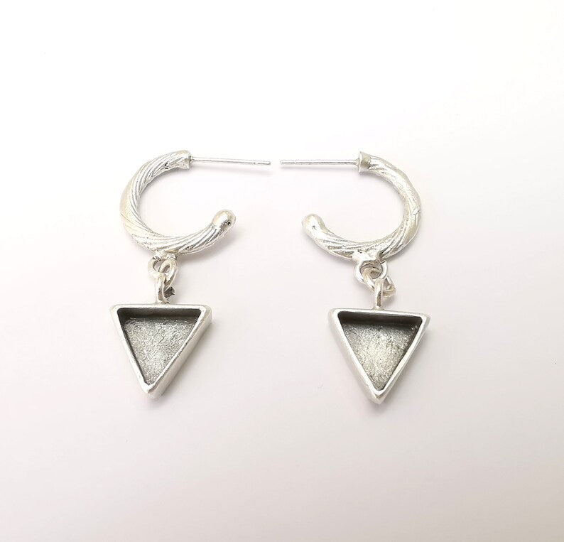 Earring Stud Base, Earring Blank, Ear Settings Resin Bezel, Cabochon Mounting, Antique Silver Plated Brass (10mm triangle blanks) G35727