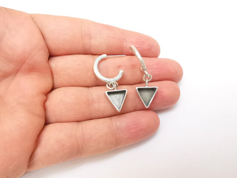 Earring Stud Base, Earring Blank, Ear Settings Resin Bezel, Cabochon Mounting, Antique Silver Plated Brass (10mm triangle blanks) G35727