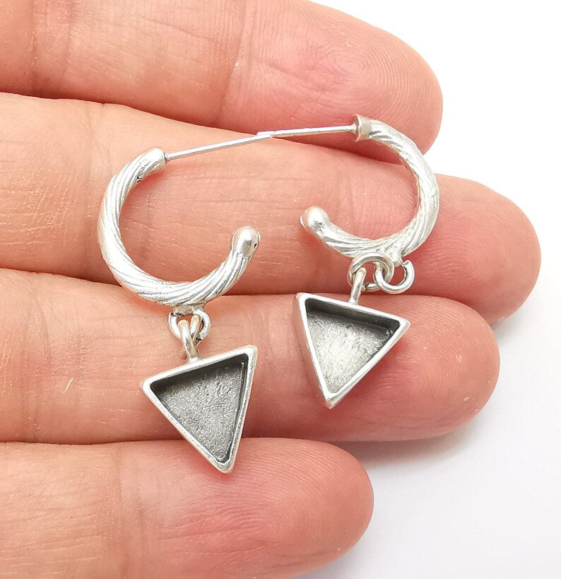 Earring Stud Base, Earring Blank, Ear Settings Resin Bezel, Cabochon Mounting, Antique Silver Plated Brass (10mm triangle blanks) G35727