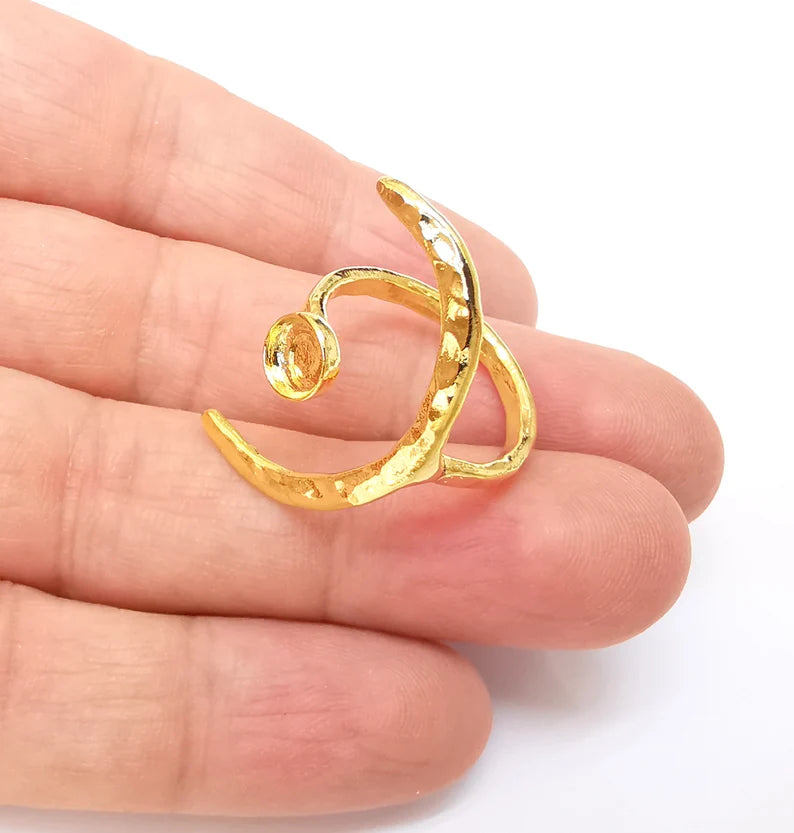 Gold Ring Crescent Setting, Moon Ring Blank, Resin Bezel, Celestial Ring Mounting, Epoxy Frame, Adjustable Antique Gold Plated 6mm G35543