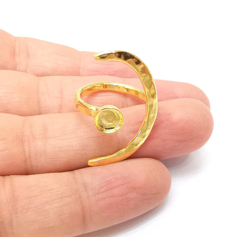 Gold Ring Crescent Setting, Moon Ring Blank, Resin Bezel, Celestial Ring Mounting, Epoxy Frame, Adjustable Antique Gold Plated 6mm G35543