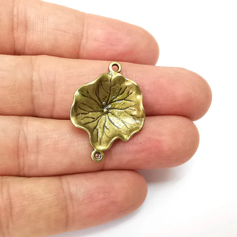 2 Bronze Leaf Connector, Jewelry Parts, Bronze Bracelet Component, Antique Bronze Finding, Antique Bronze Plated Metal (31x22mm) G35580