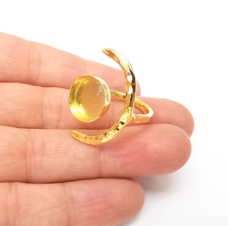 Gold Ring Crescent Setting, Moon Ring Blank, Resin Bezel, Celestial Ring Mounting, Epoxy Frame, Adjustable Antique Gold Plated 14mm G35585