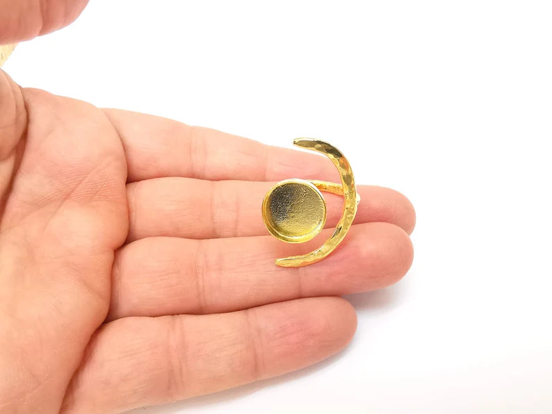 Gold Ring Crescent Setting, Moon Ring Blank, Resin Bezel, Celestial Ring Mounting, Epoxy Frame, Adjustable Antique Gold Plated 14mm G35585