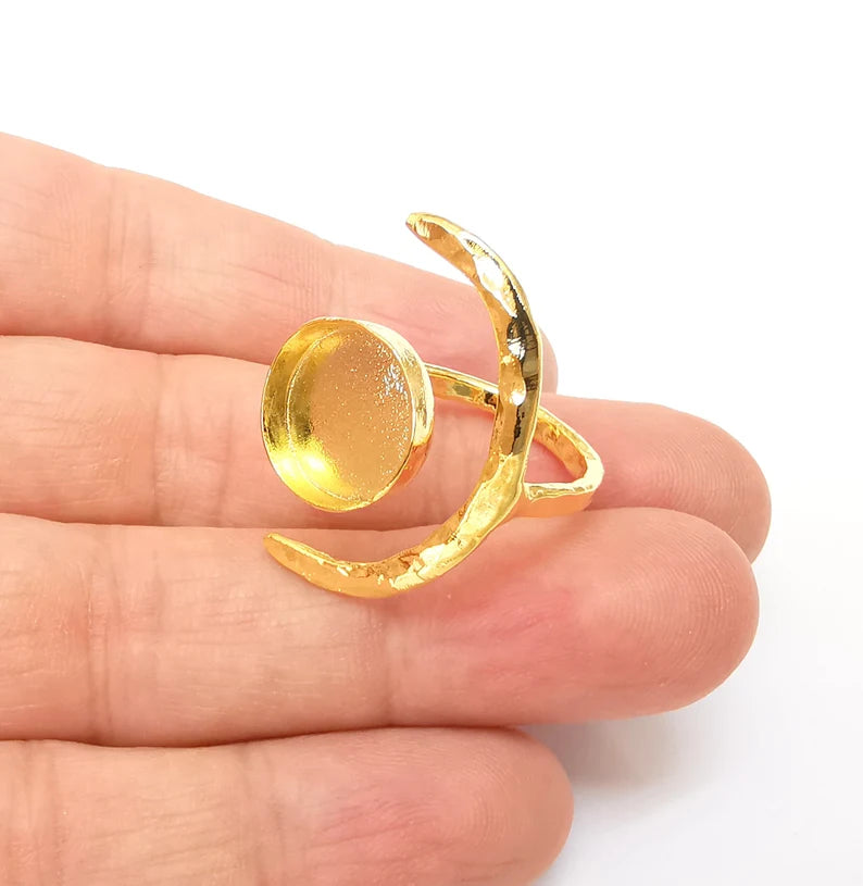 Gold Ring Crescent Setting, Moon Ring Blank, Resin Bezel, Celestial Ring Mounting, Epoxy Frame, Adjustable Antique Gold Plated 14mm G35585