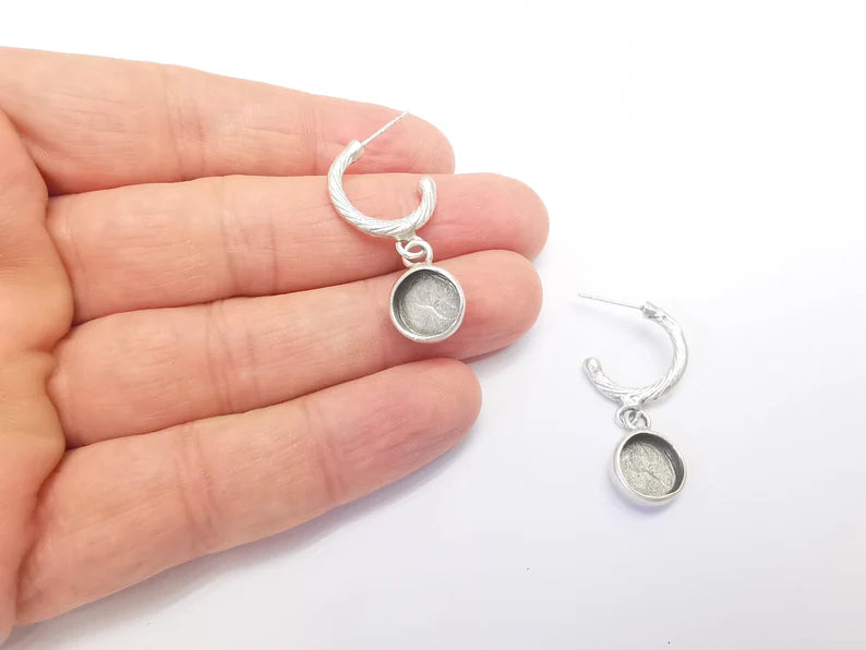 Earring Stud Base, Earring Blank, Ear Settings Resin Bezel, Cabochon Mounting, Antique Silver Plated Brass (10mm blanks) G35753