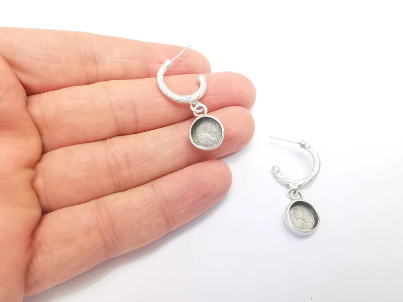 Earring Stud Base, Earring Blank, Ear Settings Resin Bezel, Cabochon Mounting, Antique Silver Plated Brass (10mm blanks) G35753