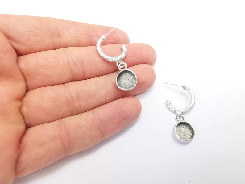 Earring Stud Base, Earring Blank, Ear Settings Resin Bezel, Cabochon Mounting, Antique Silver Plated Brass (10mm blanks) G35753