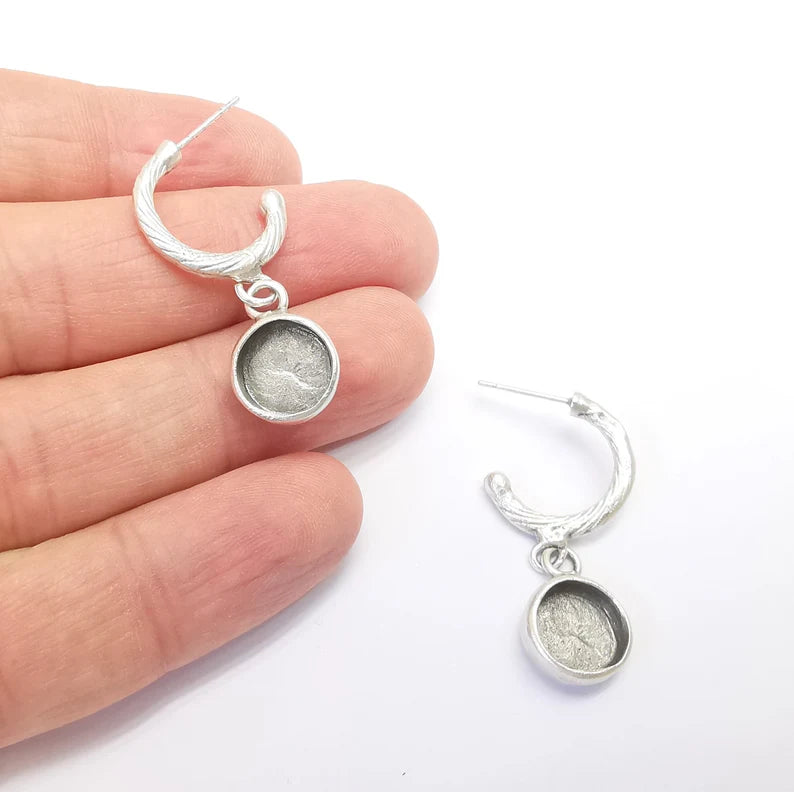 Earring Stud Base, Earring Blank, Ear Settings Resin Bezel, Cabochon Mounting, Antique Silver Plated Brass (10mm blanks) G35753