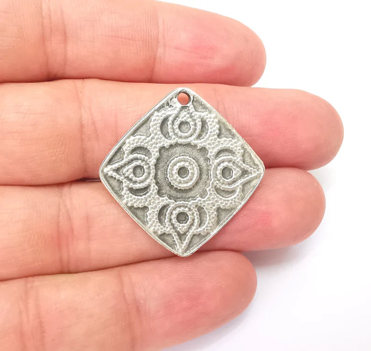 Silver Rustic Charms, Hammered Boho Charm, Ethnic Charm, Earring Charm, Silver Pendant, Necklace Parts, Antique Silver Plated 32mm G35770