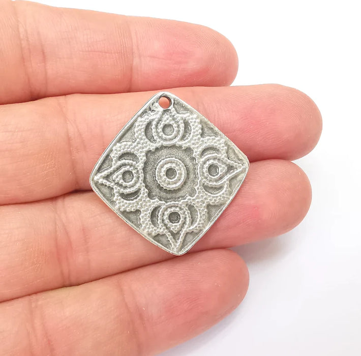 Silver Rustic Charms, Hammered Boho Charm, Ethnic Charm, Earring Charm, Silver Pendant, Necklace Parts, Antique Silver Plated 32mm G35770