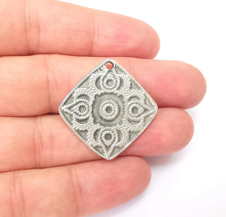 Silver Rustic Charms, Hammered Boho Charm, Ethnic Charm, Earring Charm, Silver Pendant, Necklace Parts, Antique Silver Plated 32mm G35770