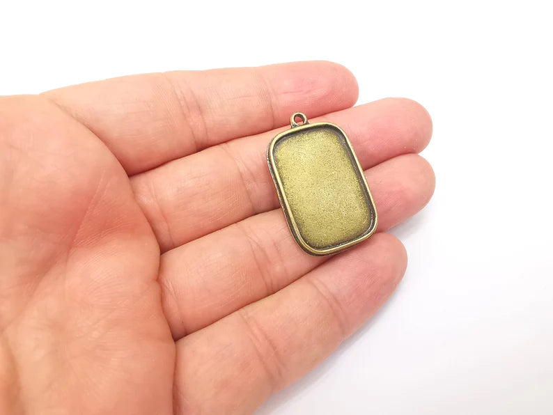 Bronze Pendant Blank, Cabochon Bezel, Locket Pendant Base, inlay Mountings, Resin Necklace, Antique Bronze Plated Metal 30x20mm blank G35790
