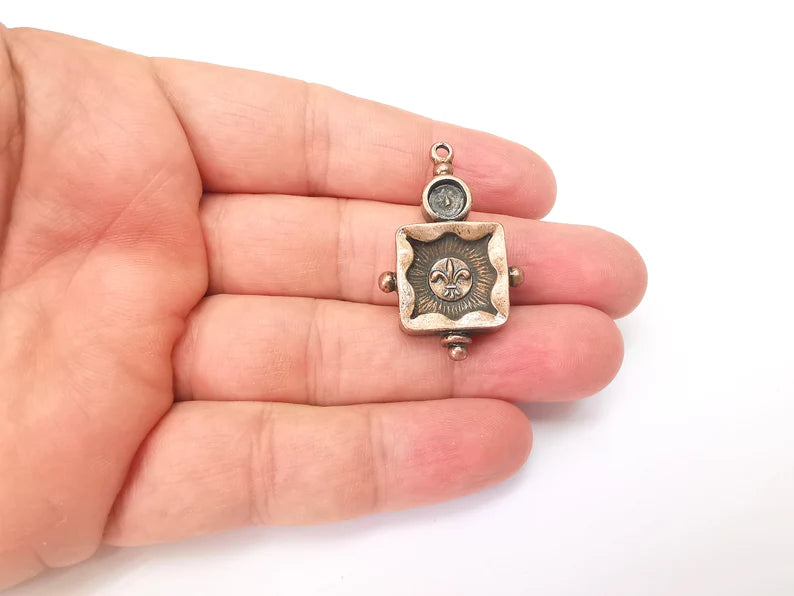 Copper Dangle Charms, Ethnic Charms, Jewelry Parts, Bracelet Component, Antique Copper Plated Metal Charms (40x24mm) G35799