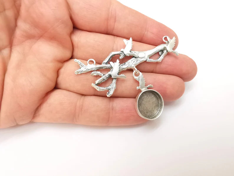Tree Branch Bird Pendant Blank, Cabochon Bezel, Locket Base, inlay Mounting, Resin Necklace, Antique Silver Plated Brass 16mm bezel G35813