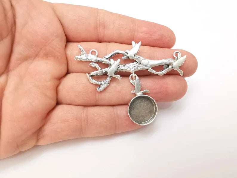 Tree Branch Bird Pendant Blank, Cabochon Bezel, Locket Base, inlay Mounting, Resin Necklace, Antique Silver Plated Brass 16mm bezel G35813