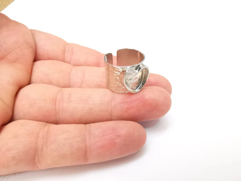 Shiny Silver Heart Ring Setting, Cabochon Blank, Resin Bezel, Ring Mounting, Epoxy Frame Base, Adjustable Rhodium Plated Brass 10mm G35814