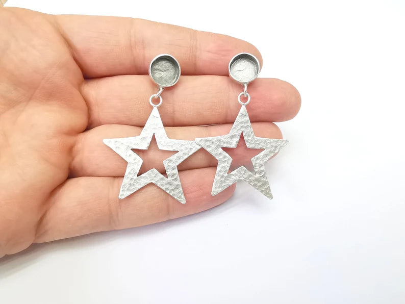 Star Dangle Earring Base, Crescent Earring Blank, Ear Setting Resin Bezel, Cabochon Mounting, Antique Silver Plated Brass 10mm blanks G35618