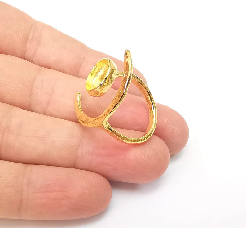 Gold Ring Crescent Setting, Moon Ring Blank, Resin Bezel, Celestial Ring Mounting, Epoxy Frame, Adjustable Antique Gold Plated 10mm G35619