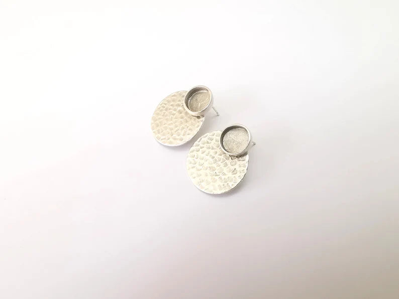 Earring Stud Base, Hammered Earring Blank, Ear Settings Resin Bezel, Cabochon Mounting, Antique Silver Plated Brass (10mm blanks) G35615