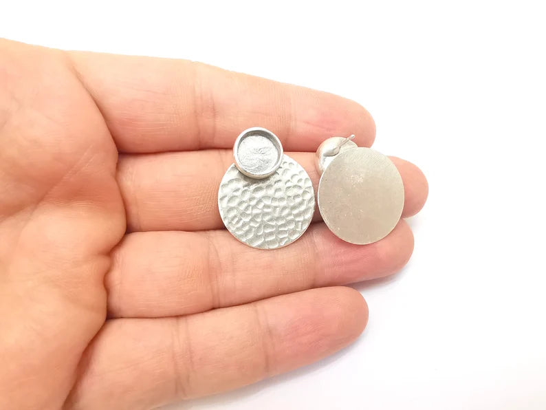 Earring Stud Base, Hammered Earring Blank, Ear Settings Resin Bezel, Cabochon Mounting, Antique Silver Plated Brass (10mm blanks) G35615