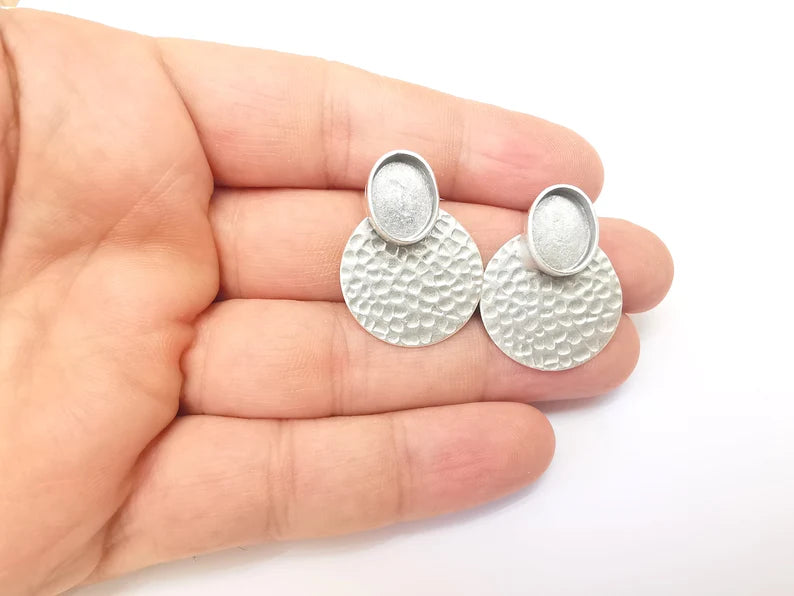 Earring Stud Base, Hammered Earring Blank, Ear Settings Resin Bezel, Cabochon Mounting, Antique Silver Plated Brass (13x10mm blanks) G35622