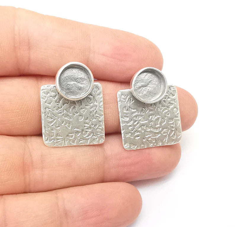 Earring Stud Base, Hammered Earring Blank, Ear Settings Resin Bezel, Cabochon Mounting, Antique Silver Plated Brass (10mm blanks) G35627