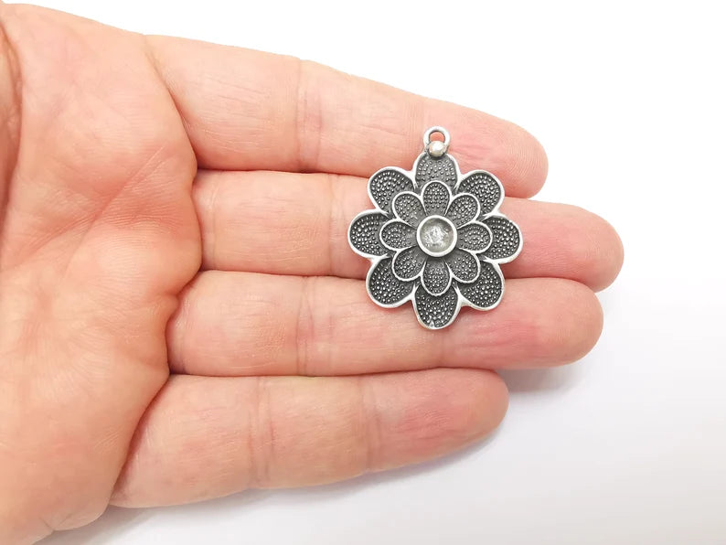 Flower Charms, Dangle Flower Charms, Floral Charms, Pendant Component, Earring Charms, Necklace Parts, Antique Silver Plated 37x31mm G35630