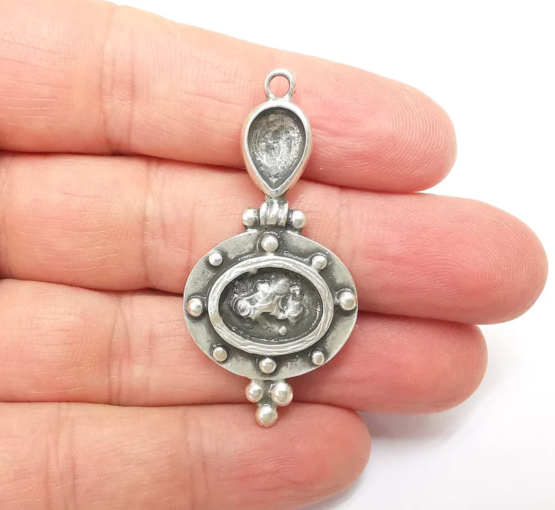 5 Silver Charms, Boho Charms, Earring Charms, Silver Pendant, Ethnic Rustic Charms, Necklace Parts, Antique Silver Plated 29x16mm G35635