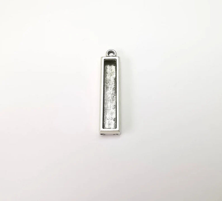 Silver Rectangle Blank, Resin Kit, Charm Frame, Pendant Bezel, Earring Base, Cabochon inlay Mountings, Antique Silver Plated 30x5mm G35638