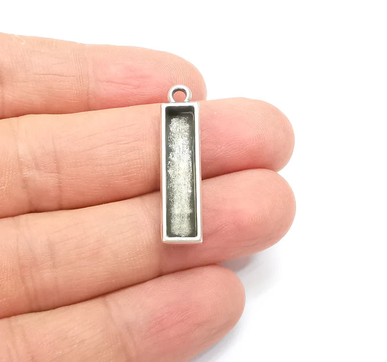 2 Silver Rectangle Blank, Resin Kit, Charm Frame, Pendant Bezel, Earring Base, Cabochon inlay Mountings, Antique Silver Plated 25x5mm G35648