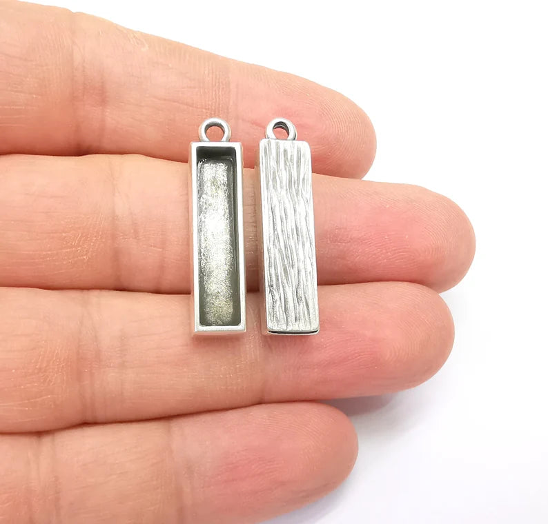 2 Silver Rectangle Blank, Resin Kit, Charm Frame, Pendant Bezel, Earring Base, Cabochon inlay Mountings, Antique Silver Plated 25x5mm G35648