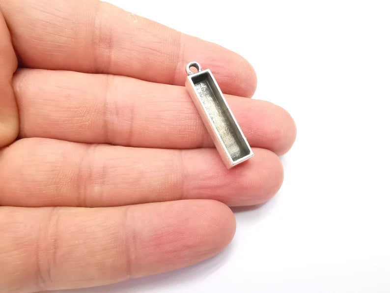 2 Silver Rectangle Blank, Resin Kit, Charm Frame, Pendant Bezel, Earring Base, Cabochon inlay Mountings, Antique Silver Plated 25x5mm G35648