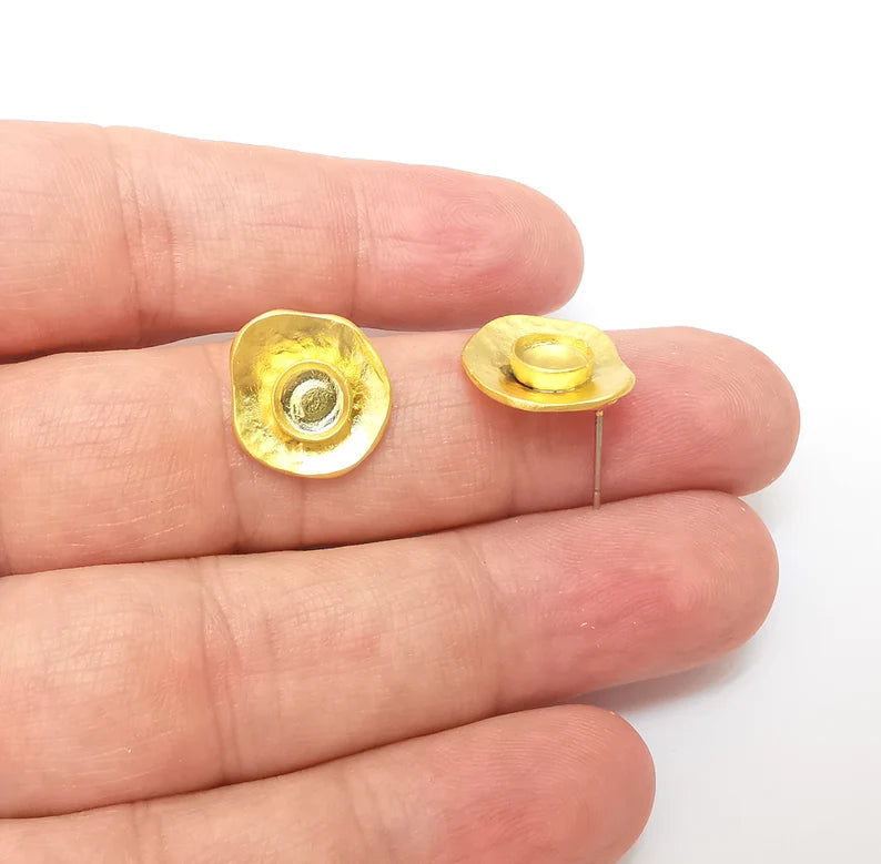 Earring Stud Base, Earring Blank, Ear Settings Resin Bezel, Cabochon Mounting, Gold Plated Brass (6mm blanks) G35844