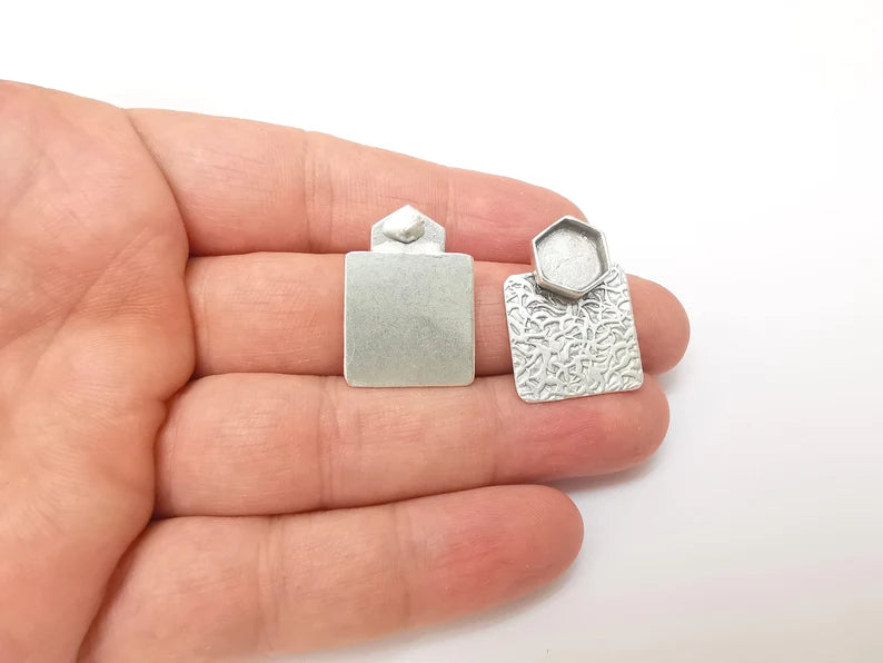 Earring Stud Base, Hammered Earring Blank, Ear Settings Resin Bezel, Cabochon Mounting, Antique Silver Plated Brass (10mm hexagon ) G35846