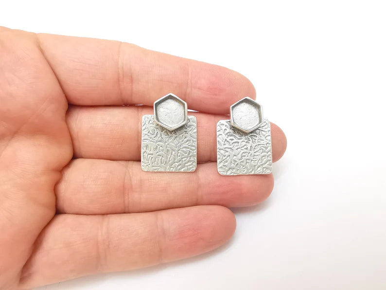 Earring Stud Base, Hammered Earring Blank, Ear Settings Resin Bezel, Cabochon Mounting, Antique Silver Plated Brass (10mm hexagon ) G35846