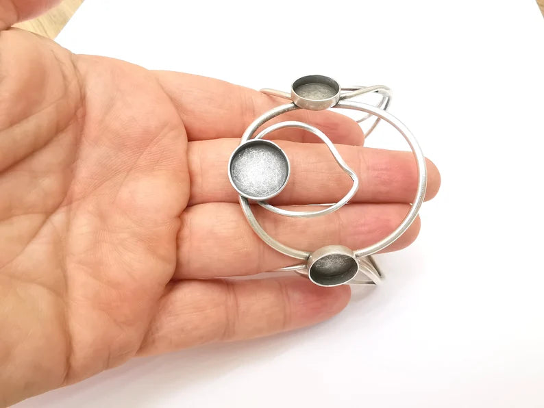 Wire Circle Bracelet, Large Cuff, Bangle Bezel, Resin Blank, Wristband Cabochon Base, Adjustable Antique Silver Brass 16mm and 14mm G36185